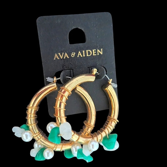 NWT Green and White Gold Earrings Ava and Aiden - Picture 1 of 2
